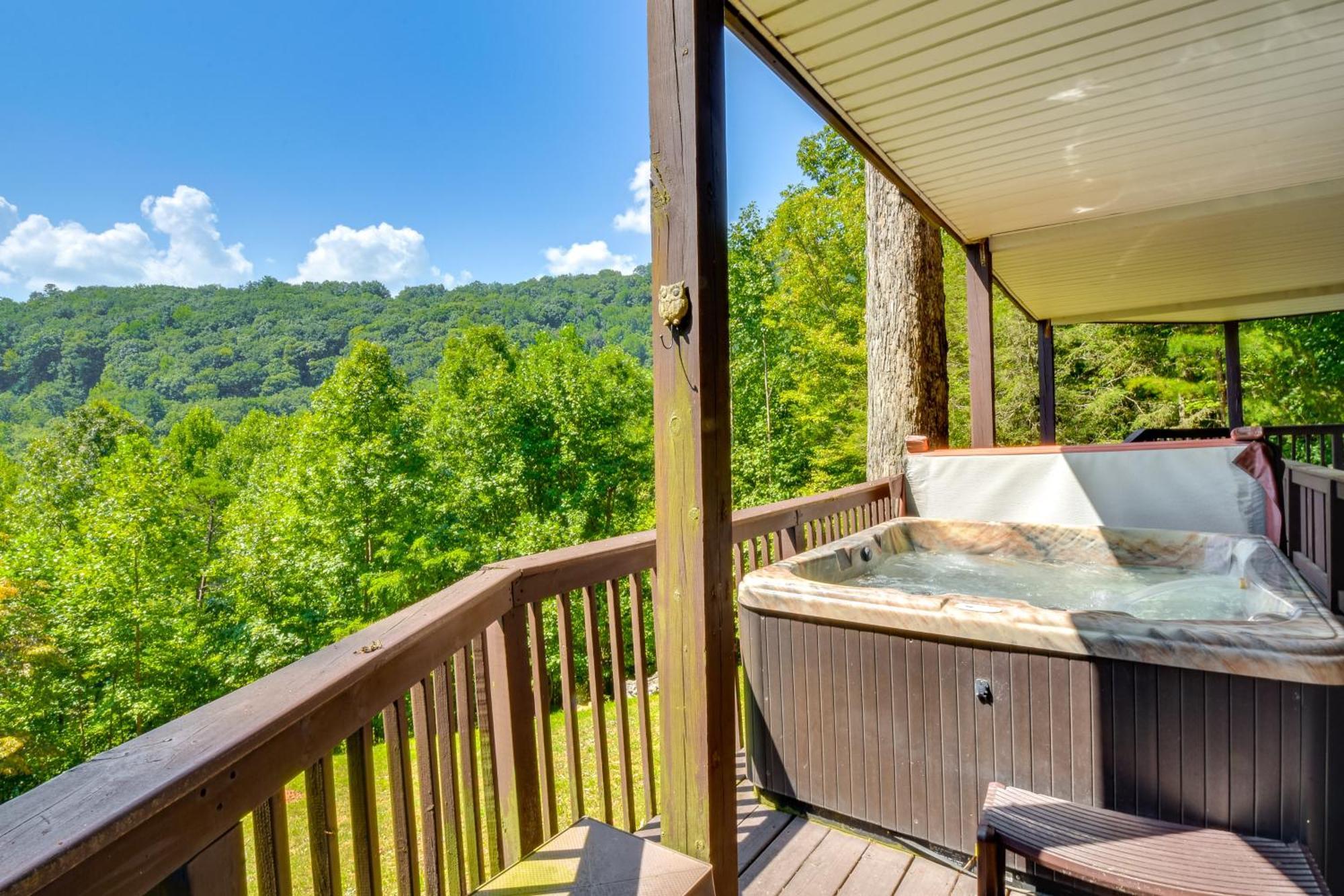 Mountain Cabin With Hot Tub And Fire Pit! Blairsville Esterno foto